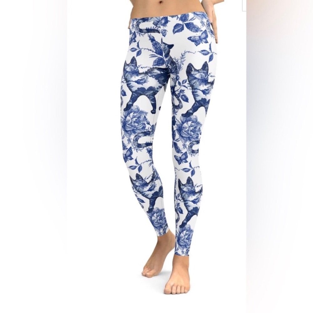 ❤️ FIERCEPULSE ❤️ COLLECTION GORGEOUS BLUE FLORAL AND CATS LEGGINGS ( NWOT ) .